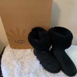 Make an offer 🍀 Black Tall UGGs Sz.8